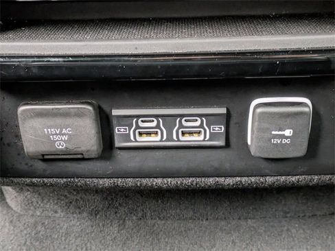 Used 2024 Jeep Wagoneer Series II w/ Flexible Seating Group image 17