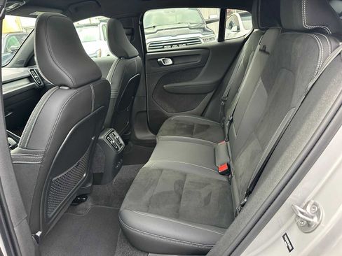 Certified 2023 Volvo C40 P8 Recharge Ultimate w/ Protection Package Premier image 15