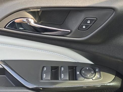 Certified 2025 Chevrolet Trax LT w/ Driver Confidence Package image 25