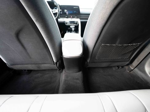 Used 2023 Hyundai Elantra Limited image 22