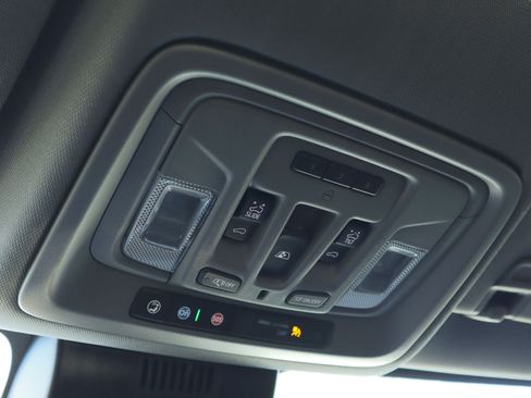 Used 2025 GMC Sierra 1500 Elevation w/ Elevation Premium Package image 23