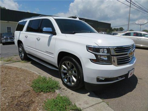 Used 2016 Chevrolet Suburban LTZ image 21