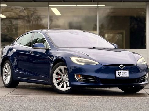 Used 2016 Tesla Model S P90D image 2
