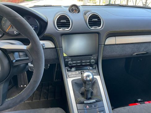 Used 2021 Porsche 718 Cayman GT4 image 16
