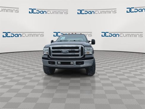 Used 2005 Ford F250 Lariat image 4