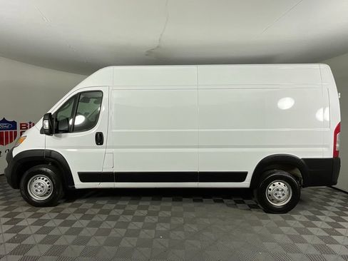 Used 2025 RAM ProMaster 2500 w/ Convenience Group FWD image 6