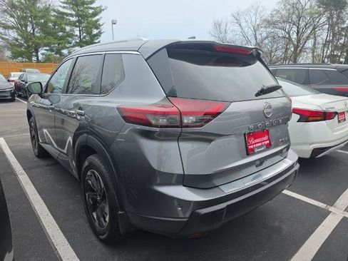 Certified 2024 Nissan Rogue SV w/ SV Premium Package image 4
