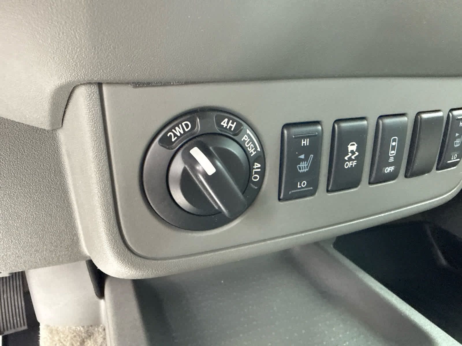 Used 2018 Nissan Frontier SV w/ Value Truck Package AWD/4WD image 18