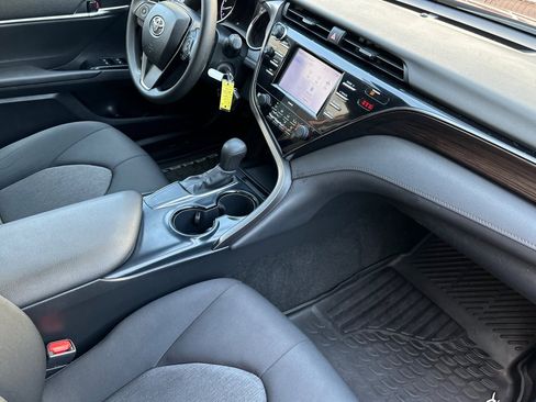 Used 2020 Toyota Camry LE FWD image 14