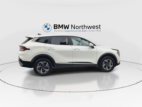 Used 2024 Kia Sportage LX AWD/4WD image 4