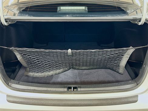 Used 2024 Toyota Corolla LE image 21