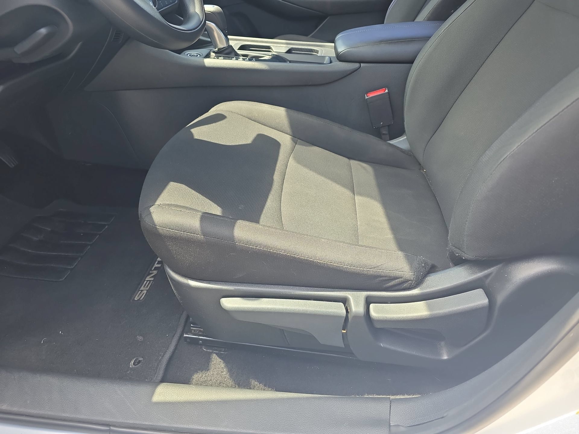 Used 2025 Nissan Sentra S FWD image 26