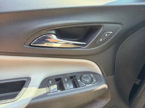 Used 2021 Chevrolet Equinox LS w/ LS Convenience Package FWD image 17