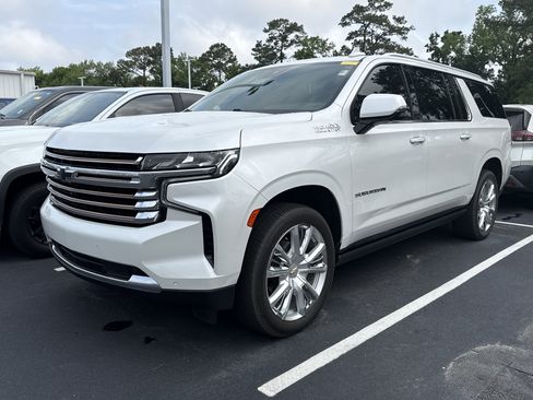 Used 2023 Chevrolet Suburban High Country RWD image 5