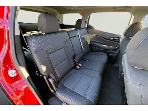 Used 2023 GMC Acadia SLE w/ Driver Convenience Package image 24