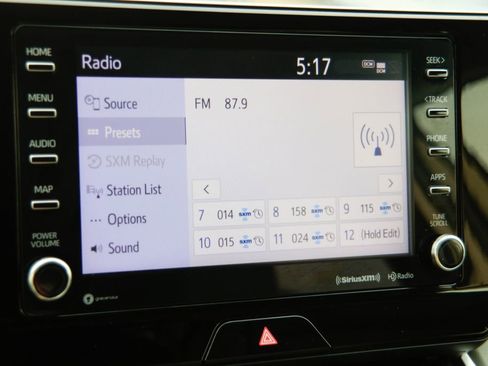 Used 2021 Toyota Venza XLE w/ Softex Package image 3