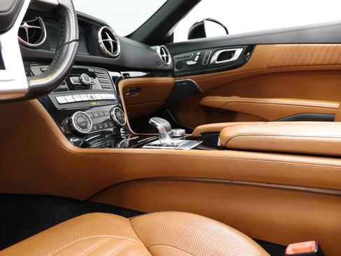 Used 2014 Mercedes-Benz SL 550 image 39