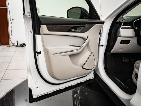 Used 2023 Jaguar F-PACE S image 28