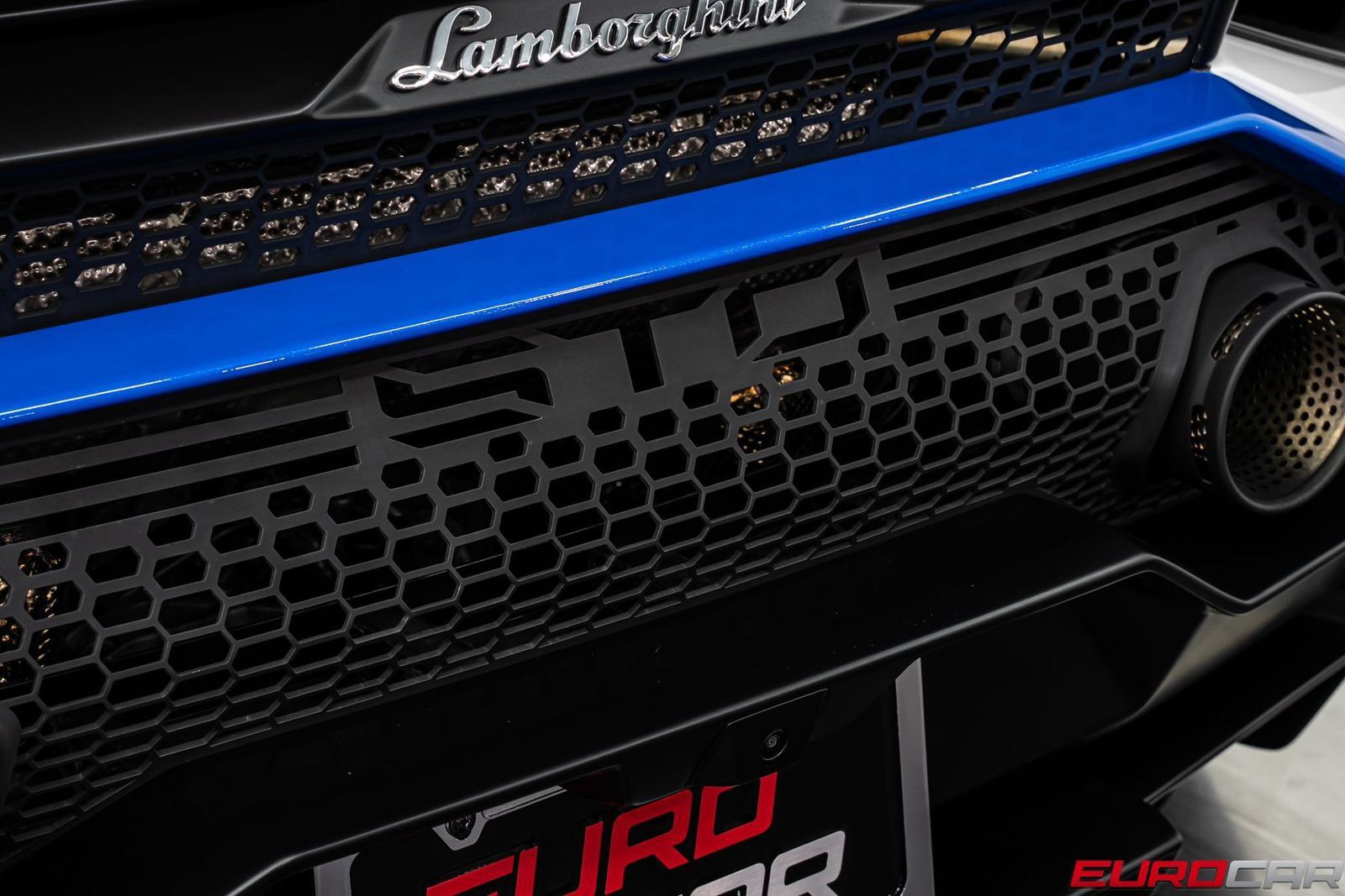 Used 2022 Lamborghini Huracan STO RWD image 26