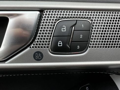 Used 2021 Ford Explorer Limited w/ Equipment Group 301A image 16