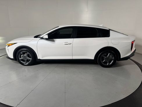 Used 2025 Kia K4 FWD image 2