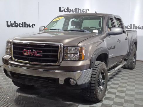 Used 2008 GMC Sierra 1500 SLE w/ Power Pack Plus AWD/4WD image 3