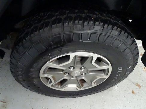 Used 2015 Jeep Wrangler Unlimited Rubicon w/ Dual Top Group image 27