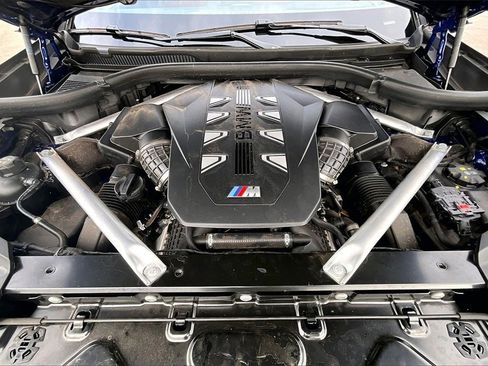 Used 2025 BMW X7 M60i image 9