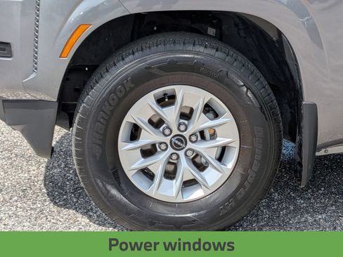 Used 2024 Nissan Frontier SV RWD image 13