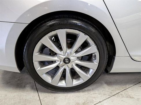 Used 2012 Hyundai Azera w/ Technology Pkg image 13