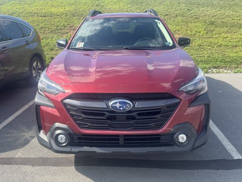 Used 2024 Subaru Outback Premium AWD/4WD image 2