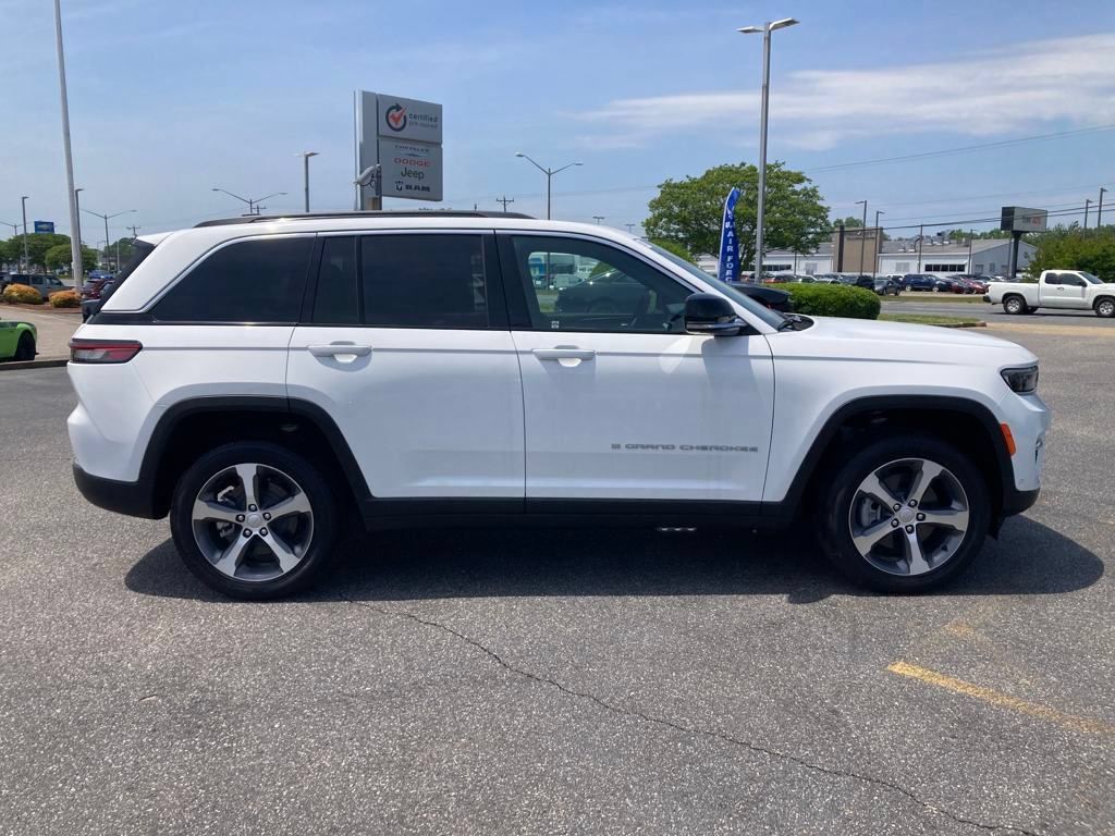 New 2024 Jeep Grand Cherokee Limited 4xe w/ Luxury Tech Group II AWD/4WD image 7