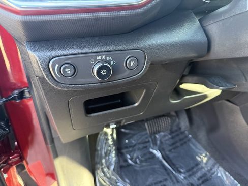 Used 2023 Chevrolet TrailBlazer RS w/ Convenience Package image 26