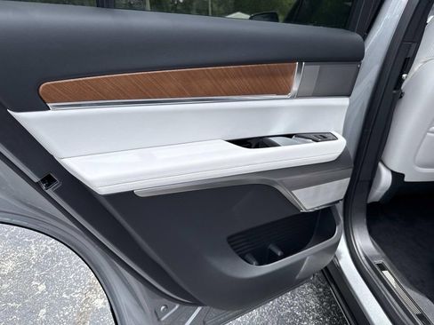 New 2026 Cadillac Vistiq Sport image 13