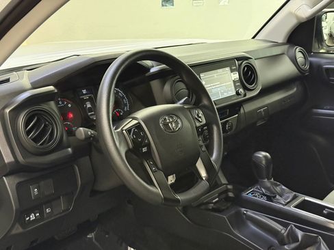 Used 2021 Toyota Tacoma SR AWD/4WD image 14