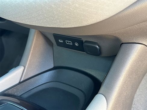 Used 2022 Chevrolet Malibu LS image 18