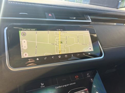 Used 2018 Land Rover Range Rover Velar S image 10