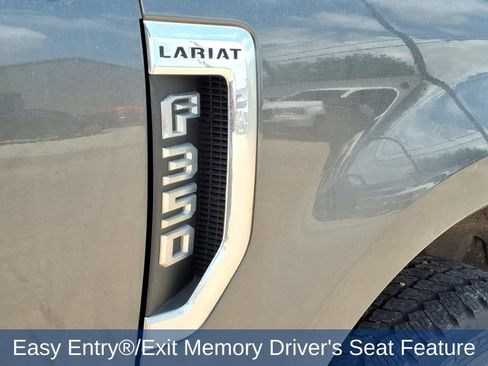 Used 2020 Ford F350 Lariat w/ Lariat Ultimate Package AWD/4WD image 12