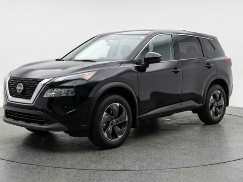 Used 2025 Nissan Rogue SV image 3