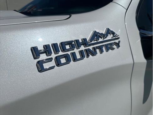 Used 2019 Chevrolet Silverado 1500 High Country w/ Technology Package image 12