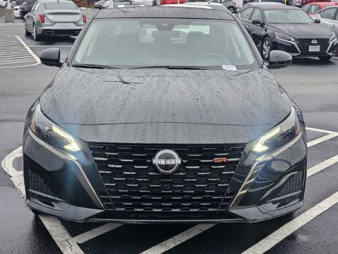 Used 2025 Nissan Altima 2.5 SR image 2