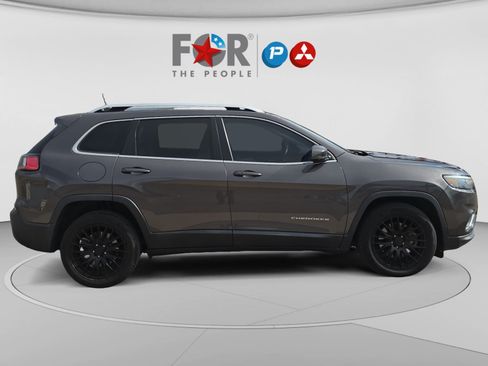 Used 2019 Jeep Cherokee Limited FWD image 6