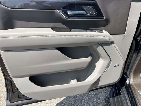 Used 2026 GMC Yukon XL Elevation image 18