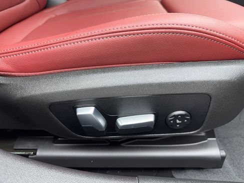 Used 2024 BMW 330i Sedan w/ M Sport Package RWD image 42