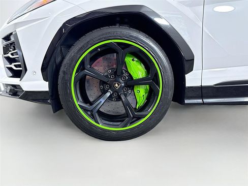 Used 2019 Lamborghini Urus AWD/4WD image 31