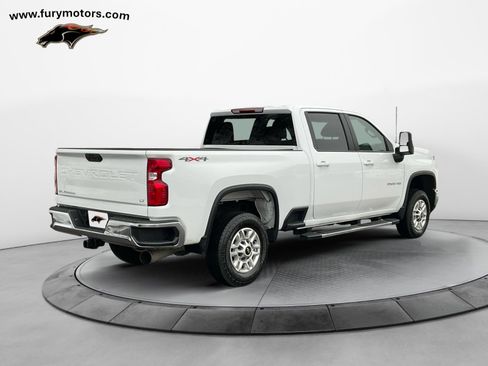Used 2025 Chevrolet Silverado 2500 LT w/ Convenience Package image 3