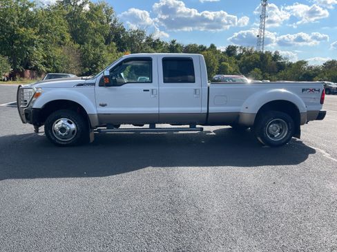 Used 2011 Ford F450 King Ranch w/ King Ranch w/Chrome Pkg image 3