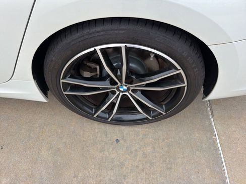 Used 2021 BMW 330i Sedan w/ M Sport Package RWD image 9