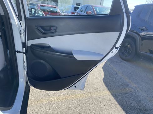 Used 2023 Hyundai Kona SE FWD image 23
