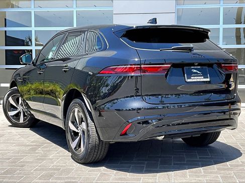 New 2026 Jaguar F-PACE R-Dynamic S image 3
